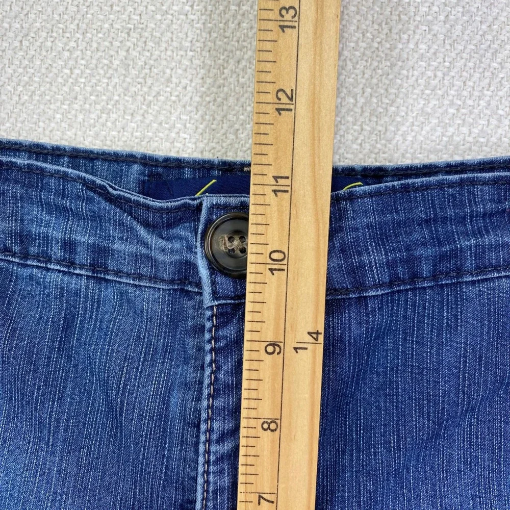 Gloria Vanderbilt Bermuda Shorts Womens 12 Blue Denim Lock Stitch Control DPF2